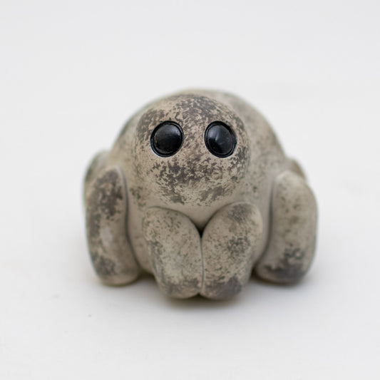 Small ceramic spider sculpture - sarahbrabbin